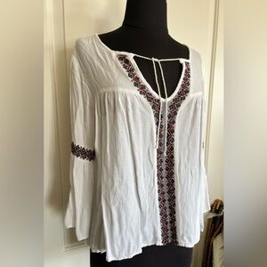 Forever 21 BoHo embroidered shirt blouse top. M